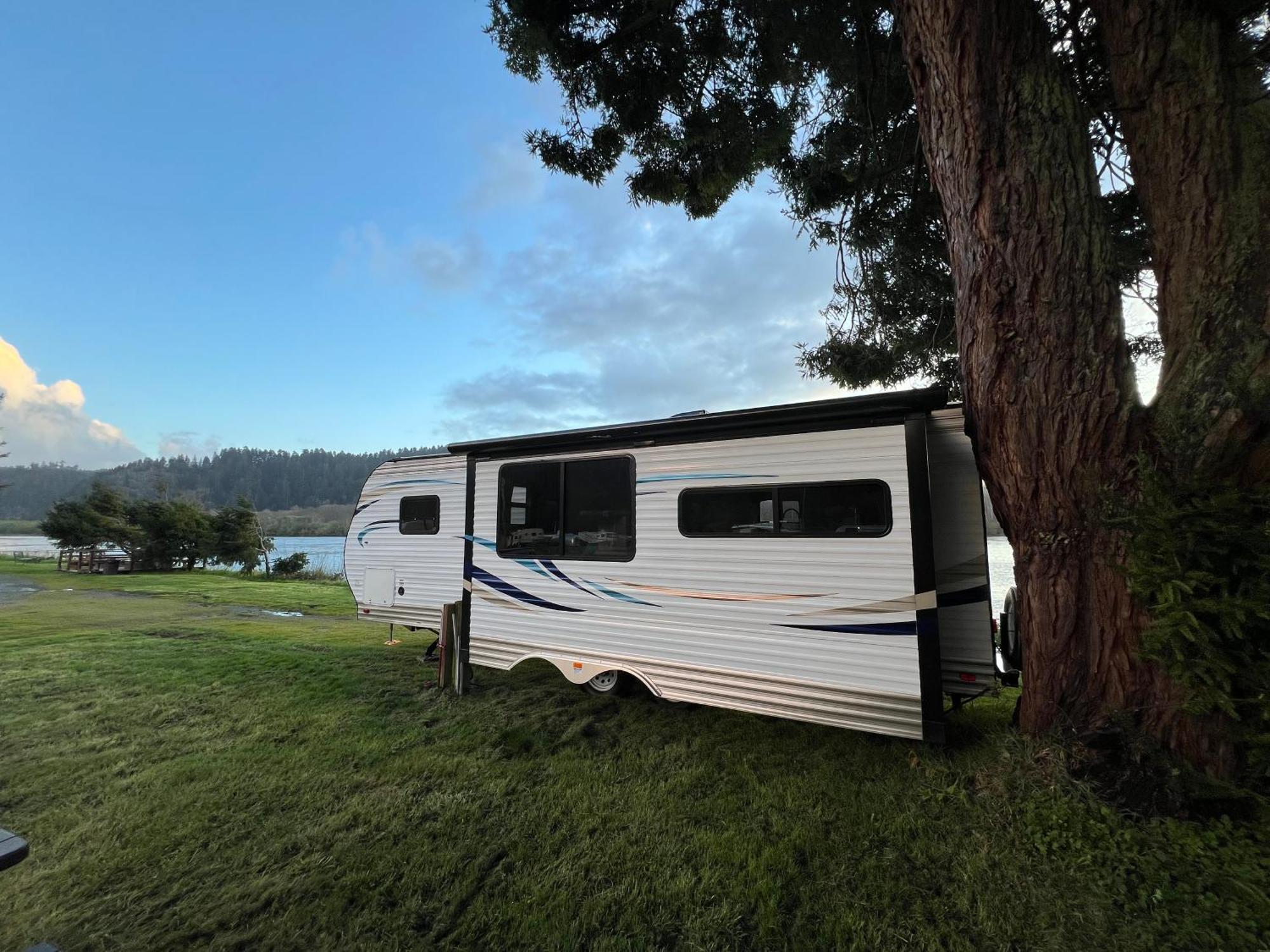 Surfside Glamping Camper Hotel Klamath Exterior photo